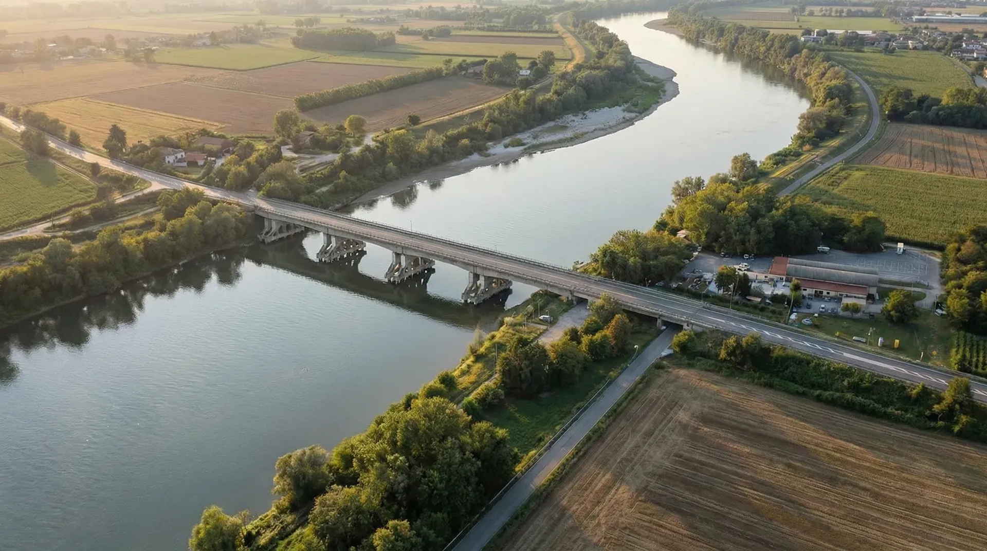Ponte di Borgoforte sul Po a Mantova